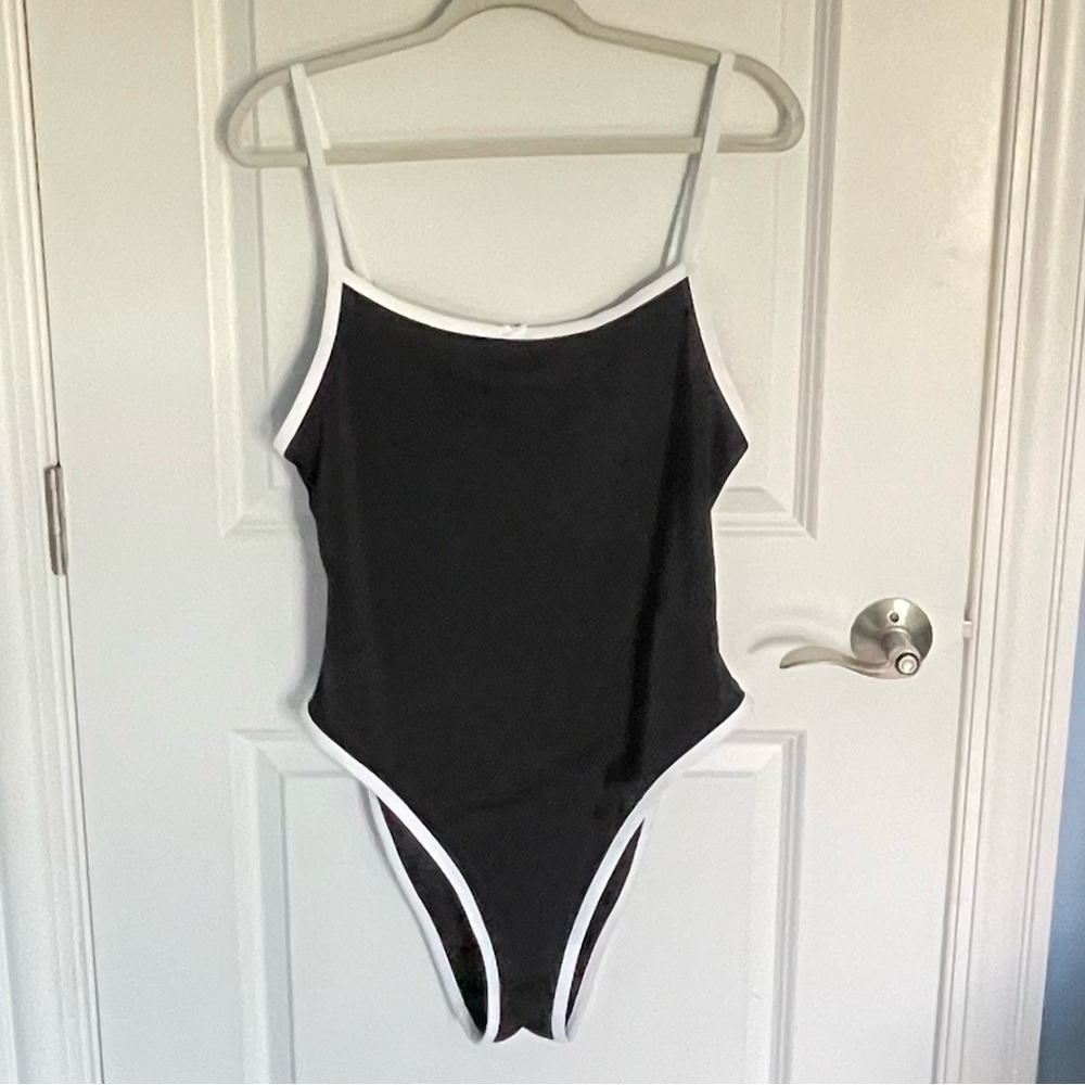 New! Pink x Frankie’s Bikinis Poppi one piece Swimsuit black binded 47343 - Picture 7 of 11